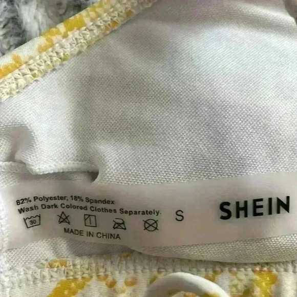 Yellow snakeskin SHEIN‎ bikini top size small - Picture 3 of 3